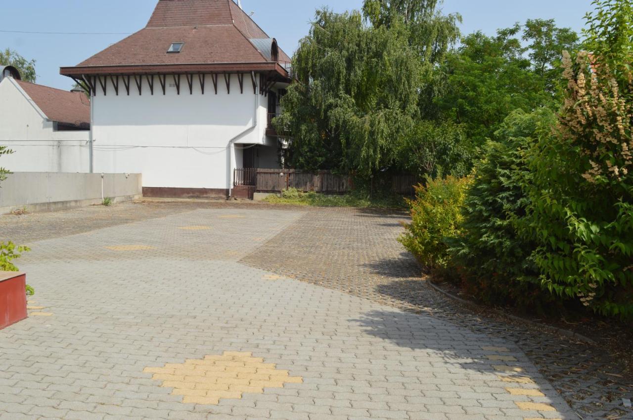 Aqua Oazis Apartman Hajdúszoboszló Exterior foto