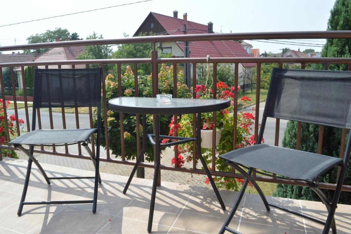 Aqua Oazis Apartman Hajdúszoboszló Exterior foto